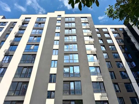 Велика 1 км квартира 47м2 в зданому будинку Івано-Франківськ