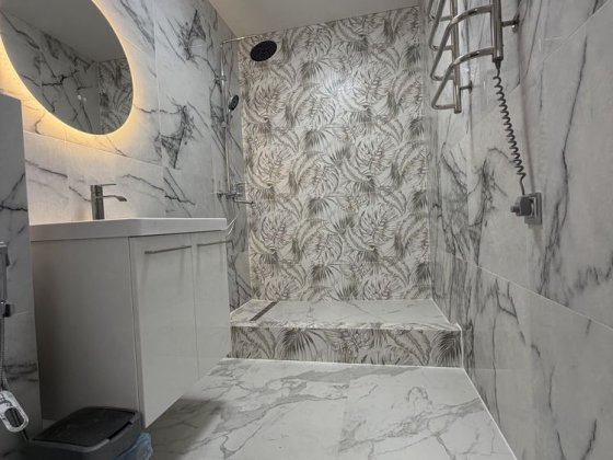 Велика євро-3 з новим ремонтом! Буча