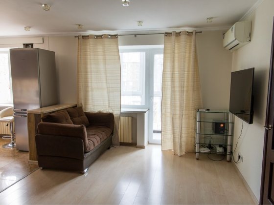 Продаж 2-кімнатної  квартири-студії в центрі | 98-й квартал. Кривой Рог