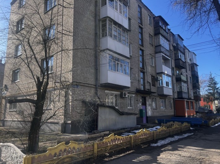 Продам 2 х кімн квартиру ЦЕНТР, вул. ПЕРЕМОГИ - фото 1