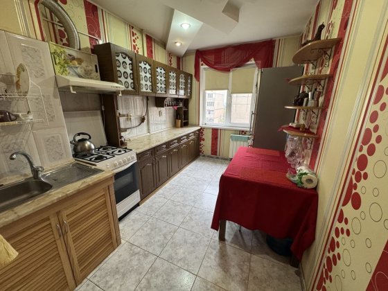 єВідновлення Продам 3-х комн квартиру Балакина Глазового 6. Кривий Ріг