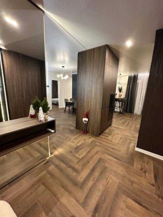 Продаж 2к квартири + кухня студія поряд з центром - фото 1