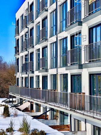 ТОП-квартира з власним двориком в новому, заселеному будинку. - фото 1