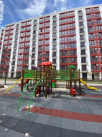 Продається велика 2кім квартира з чорновим ремонтом! - фото 1