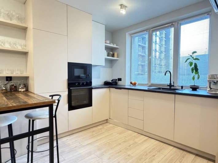 Продам Евро -трикімнатна ЖК Гранд Бурже. Безготівковий так - фото 1