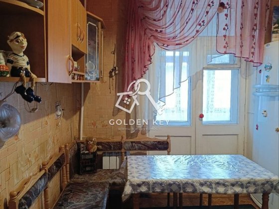 Продаж 3-кімнатної сталінки на 97 (єВідновлення, Сертифікат) Кривой Рог