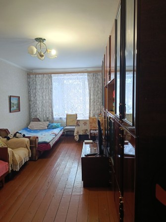 Продам двухкомнатную квартиру ( часть от недвижимости)проспект Свободы - фото 1