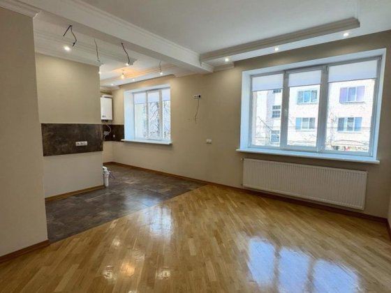 Продаж просторої квартири з ремонтом| центр м.Луцьк Луцк