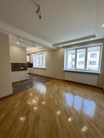 Продаж просторої квартири з ремонтом| центр м.Луцьк - фото 1