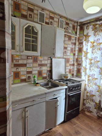 Продам 2 кімн. квартиру на Героїв України. 1/5 пов. 31500 - фото 1