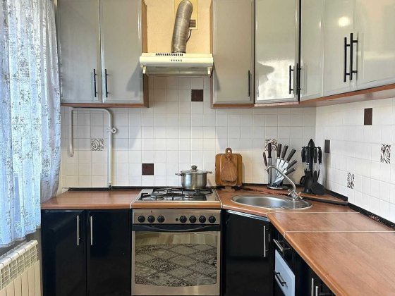 Продаж 2 кімнатної квартири перепланованої з 3 район Відродження Луцк