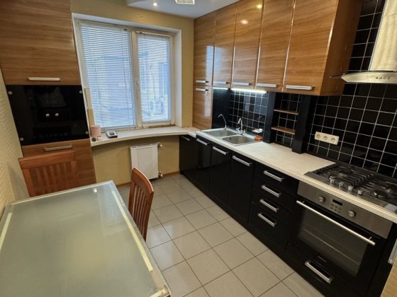 Продам Трехкомнатную квартиру с Автономным отоплением прос.Гагарина.