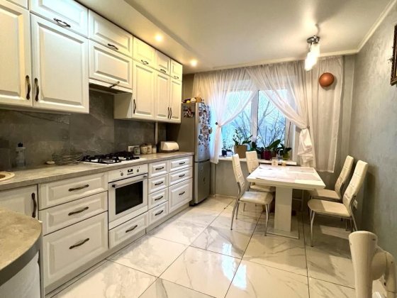 Продам 4к квартиру 82м2 в центрі м. Буча! Навпроти Новуса Буча