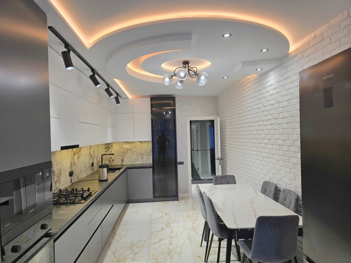 Продаж авторської 2-ї квартири у ЖК Містечко Центральне - фото 1