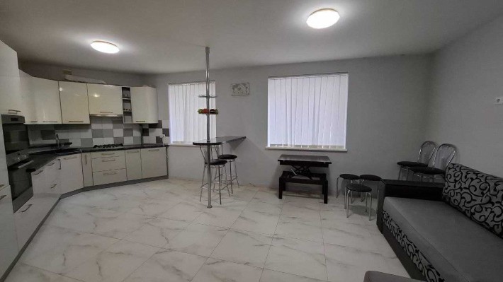 2-кімнатна район Каскаду, меблі, техніка - фото 1