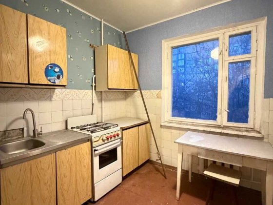 Продаж 1-кімнатної квартири на Сонячному. Середній поверх. Кривий Ріг