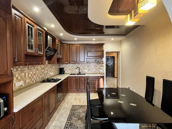 Продам 2кім квартиру по вул Кравчука 11Б Луцьк