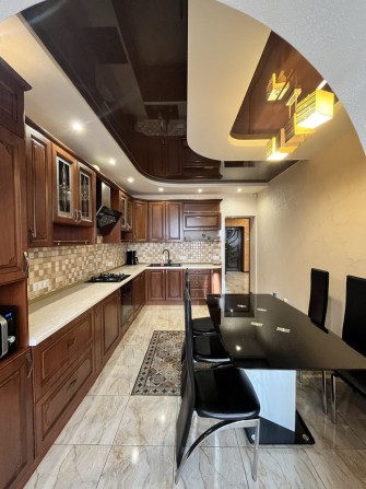 Продам 2кім квартиру по вул Кравчука 11Б - фото 1