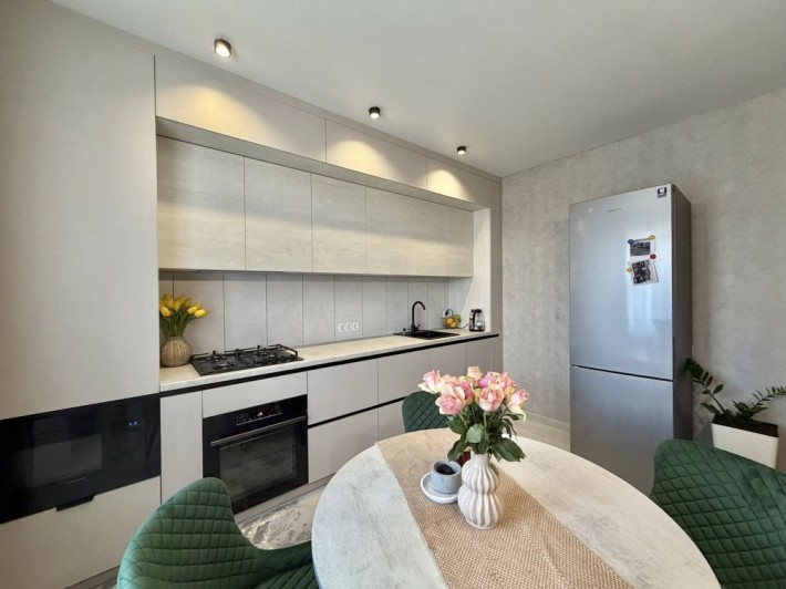 Продаж 2-кім.квартири з сучасним ремонтом в ЖК Карамель,вул.Конякіна - фото 1