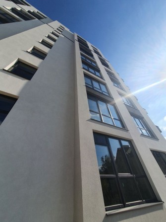 Продам сучасну 2 кім 5 поверх в затишному районі міста - фото 1