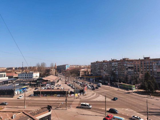 Проспект Миру,7 . Під ремонт. 4 кімнати. Кривой Рог