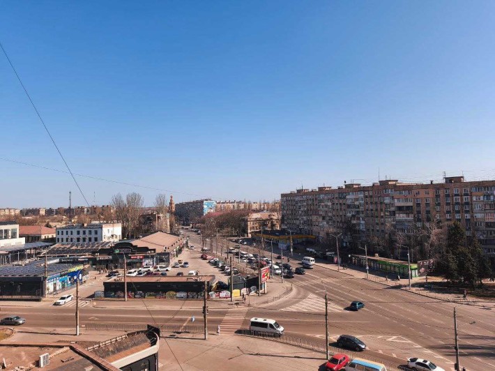 Проспект Миру,7 . Під ремонт. 4 кімнати. - фото 1