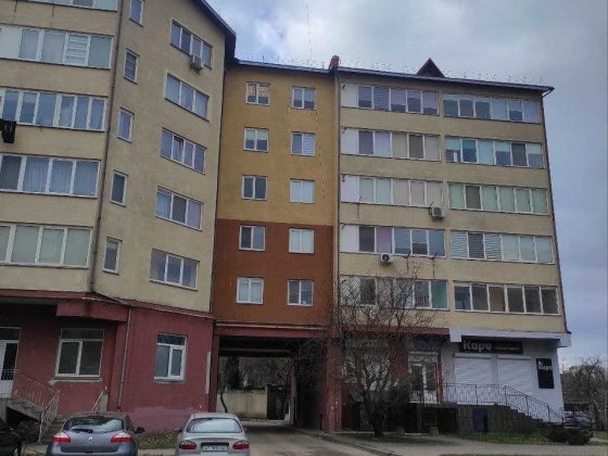 Продається 3 км.кв. з чорновим ремонтом біля парку Хоткевича Івано-Франківськ