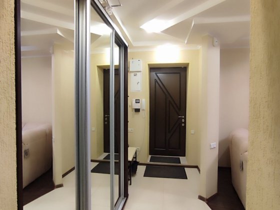 Продам 2 комнатную квартиру с автономным отоплением на 17 квартале Кривой Рог