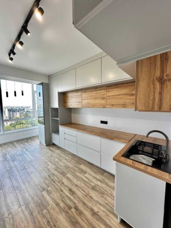 Квартира з ремонтом у центрі біля парку,   вул.Чорновола - фото 1