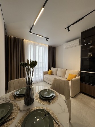 Стильна квартира в ЖК Manhattan біля Озера - фото 1