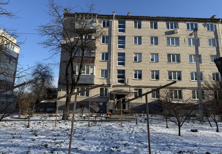 Продається затишна 2 кімнатна квартира на зручному 3-му поверсі - фото 1