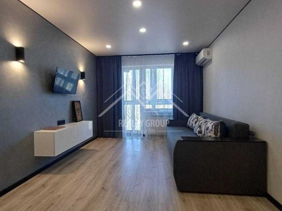 Продаж 1 кімн. квартири на Соцмісті з сучасним ремонтом та меблями . Кривий Ріг