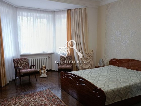 Продаж 3-кімнатної сталінки Металургійний р-н (єВідновлення) Кривой Рог