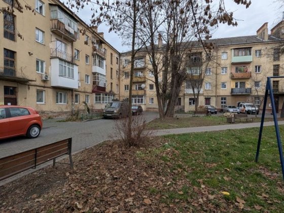 Двох кімнатна квартира  по постановах .Центр вул. Вороного 3 Ивано-Франковск