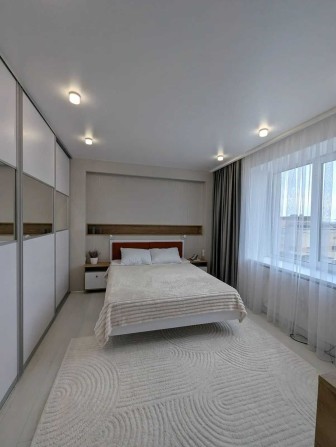 затишна квартира на вул. Івасюка - фото 1