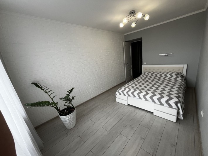 Комфортна трикімнатна «чешка» у цегляному будинку! - фото 1