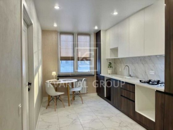 Продається 1-кімнатна квартира 39,3 м² з  ремонтом у Бучі Буча