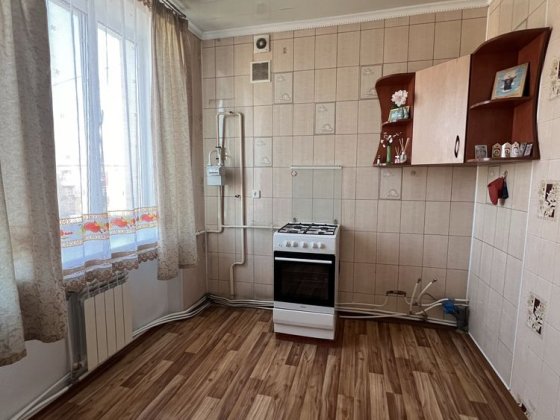 Продам 4 кімнатну квартиру з автономним опаленням . Кривий Ріг