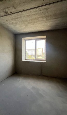 Двокімнатна квартира з балконом! Поруч зі школою! Без комісії! - фото 1