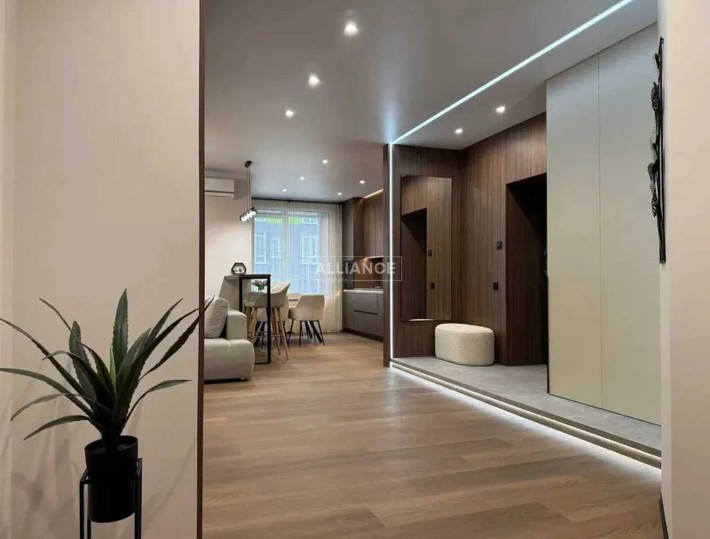 Елітна 3-кім квартира поруч міського Озера - фото 1