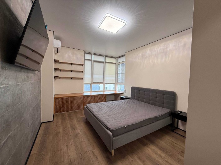 Затишна 1-кімнатна квартира з кухнею 13,8 м² та лоджією - фото 1