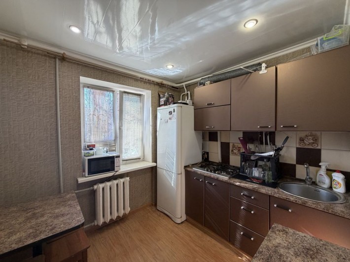 Продаж 2 кімн. зуп. Олімп, вул. Катеринівська 12. - фото 1