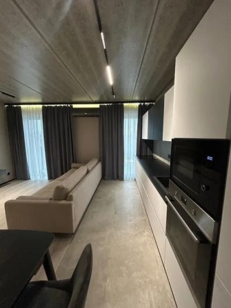 Продаж  1 кім. великогабаритної квартири з власним ПАРКОМІСЦЕМ - фото 1