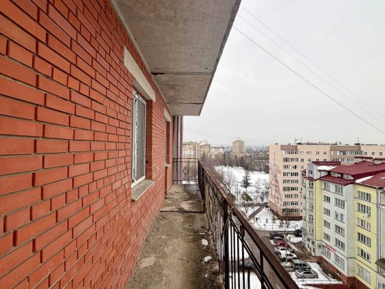 Здана 2 кімнатна квартира в обжитому будинку Ивано-Франковск