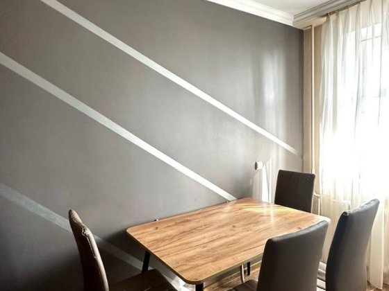 Світла 2-кімнатна квартира з ремонтом на Київському майдані, Луцьк Луцьк