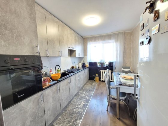 3к."ЧЕШКА", 5/5ц, 67м2, Тепла, не кутова! Ремонт! Луцк