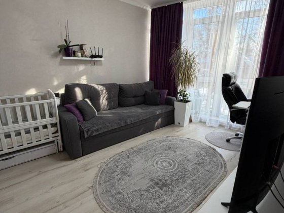 1-к квартира  з ремонтом.  Поруч школа, магазини та зупинка.  Газ Ирпень