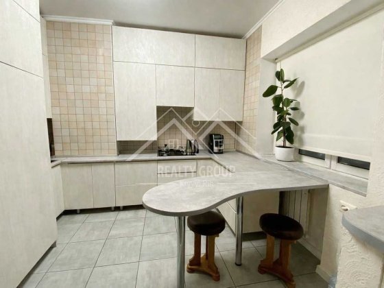 Продаж 4-к квартири + гараж з автономним опаленням Кривой Рог