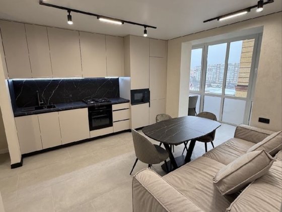 Дуже гарна 2к квартира з дизайнерським ремонтом в центрі міста Ирпень