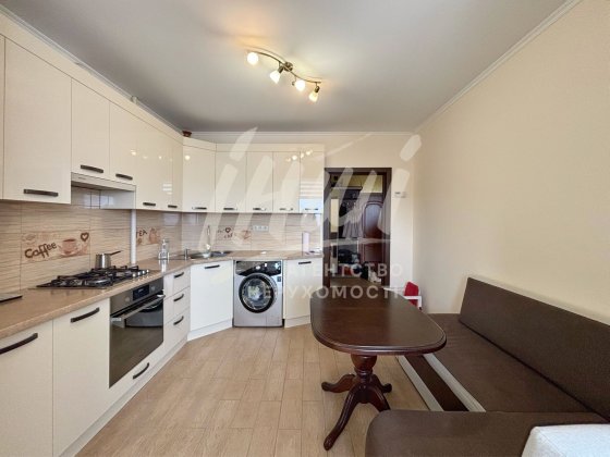 1-кімнатна повністю укомплектована з виглядом на Вовчинецькі гори Ивано-Франковск